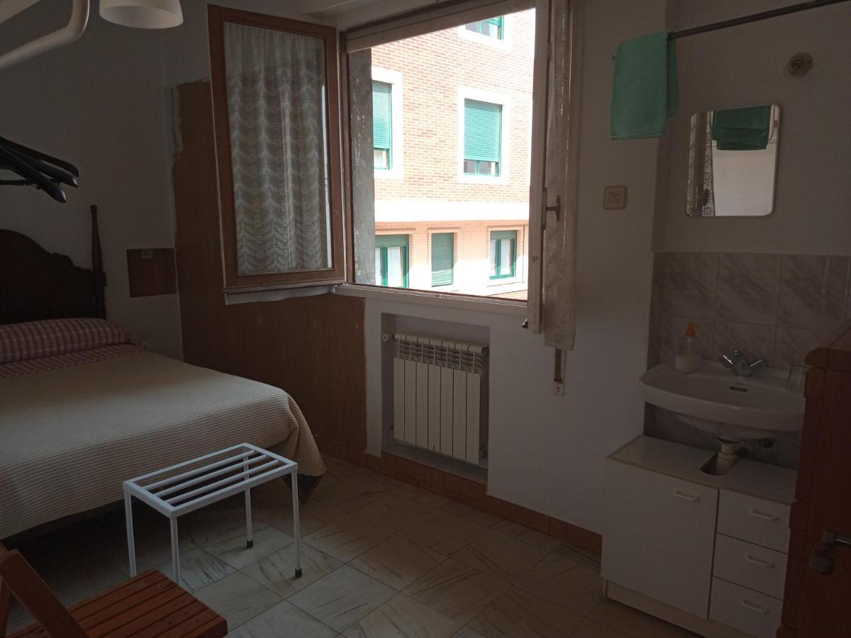 Pension Los Pinos Gijon Luaran gambar